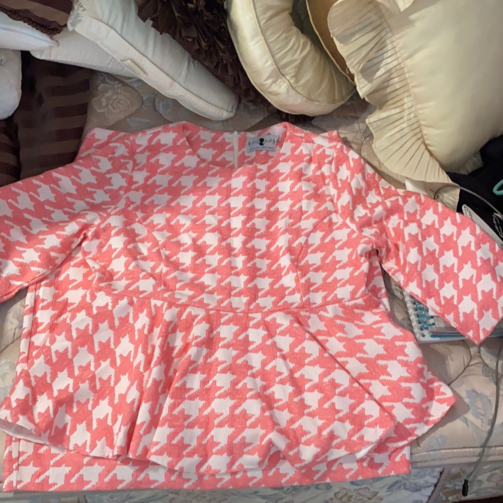 3x pink/white houndstooth. Dainty jewells outfit